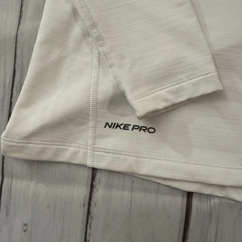 Nike Pro Dri-Fit Slim Fit White Athletic‎ Top Size Medium Activewear